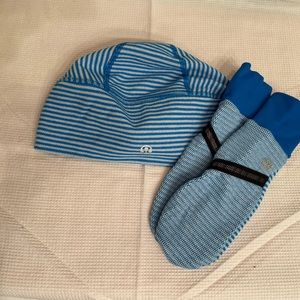 Set of Lululemon running cap and mittens